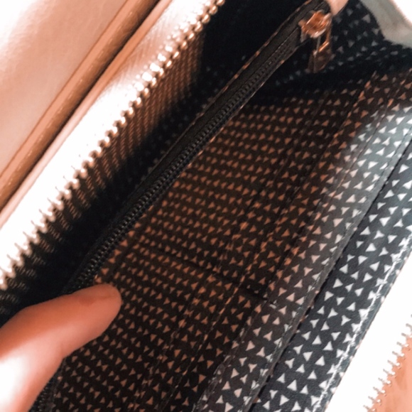 MEGA SALE! 2 in 1 Ivory Crossbody Bag - Picture 7 of 8